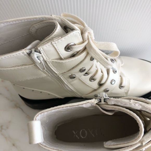 Nicole Miller White Buckle Studded Booties // NEW - Picture 3 of 6